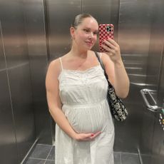 best stretch mark creams for pregnancy - a selfie of valeza holding her bump