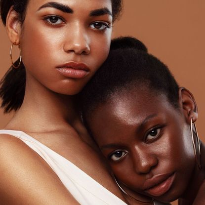 two models hugging each other - best drugstore foundation